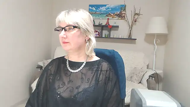 Snapshot of FleurMays chatting on February 27, 11:41 am FleurMays online show from February 27, 11:41 am