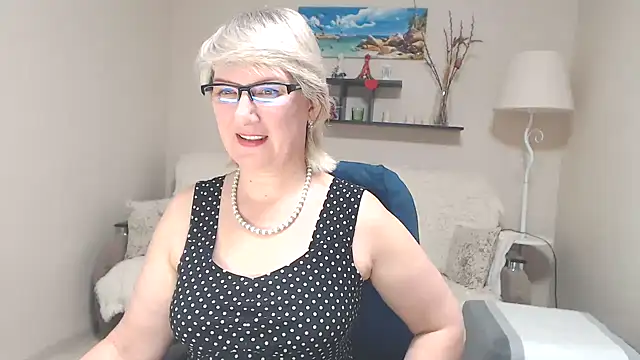 Snapshot of FleurMays chatting on March 9, 3:54 am FleurMays online show from March 9, 3:54 am