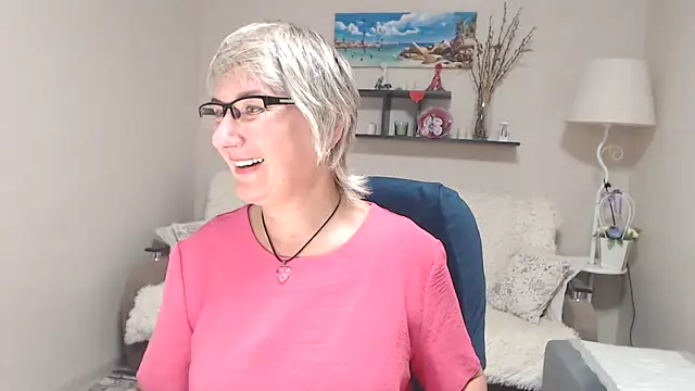 Snapshot of FleurMays chatting on October 10, 5:28 am FleurMays online show from October 10, 5:28 am