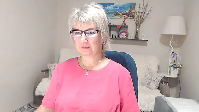 Snapshot of FleurMays chatting on October 13, 5:18 am FleurMays online show from October 13, 5:18 am