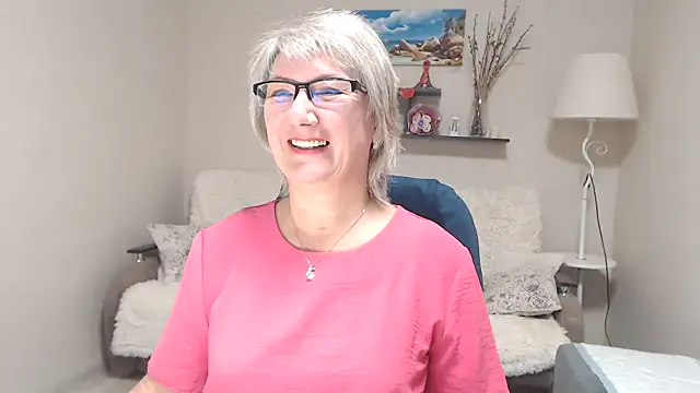 Snapshot of FleurMays chatting on October 22, 4:57 am FleurMays online show from October 22, 4:57 am