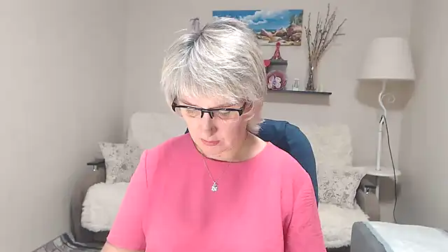 Snapshot of FleurMays chatting on October 25, 4:53 am FleurMays online show from October 25, 4:53 am