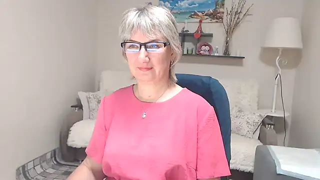 Snapshot of FleurMays chatting on October 31, 12:06 pm FleurMays online show from October 31, 12:06 pm