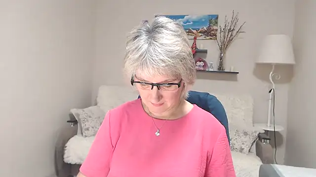 Snapshot of FleurMays chatting on November 3, 5:09 am FleurMays online show from November 3, 5:09 am