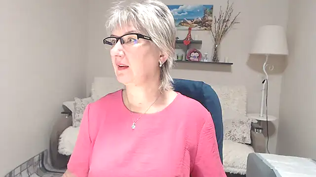 Snapshot of FleurMays chatting on November 4, 3:38 am FleurMays online show from November 4, 3:38 am