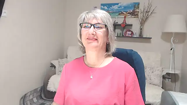 Snapshot of FleurMays chatting on November 11, 9:42 am FleurMays online show from November 11, 9:42 am