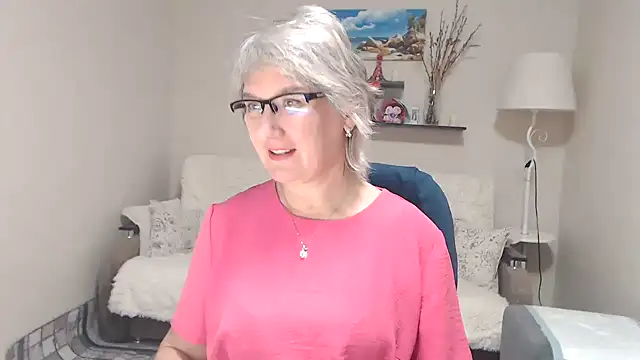 Snapshot of FleurMays chatting on November 12, 4:13 am FleurMays online show from November 12, 4:13 am