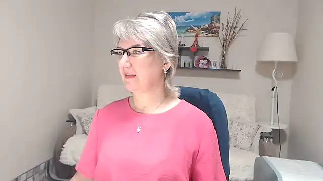 Snapshot of FleurMays chatting on November 15, 5:16 am FleurMays online show from November 15, 5:16 am