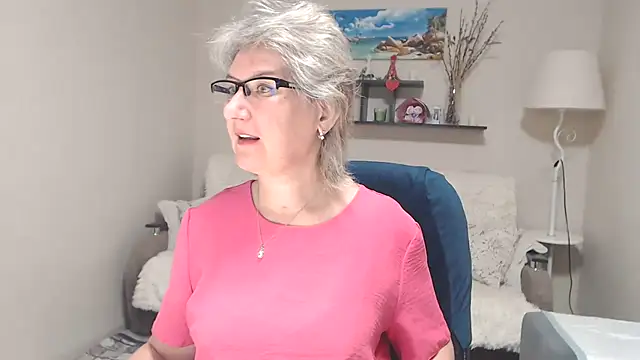 Snapshot of FleurMays chatting on November 27, 5:20 am FleurMays online show from November 27, 5:20 am