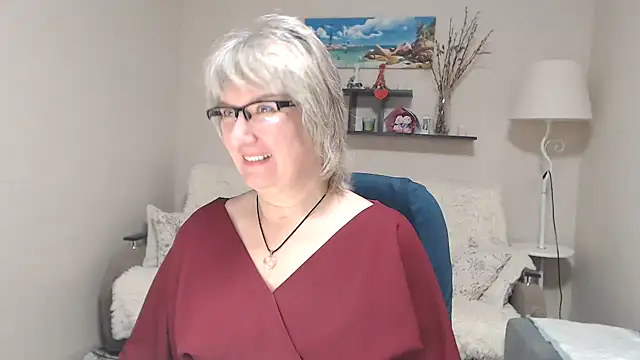 Snapshot of FleurMays chatting on December 1, 5:01 am FleurMays online show from December 1, 5:01 am