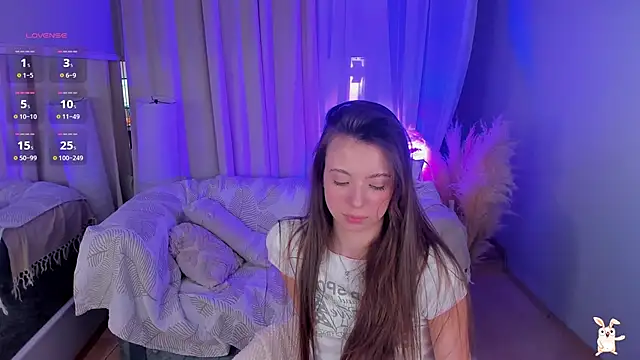 Goldy Grace  online show from February 19, 6:10 pm