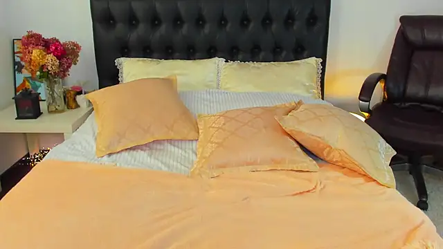 Goddess Squirt  online show from October 16, 3:18 am