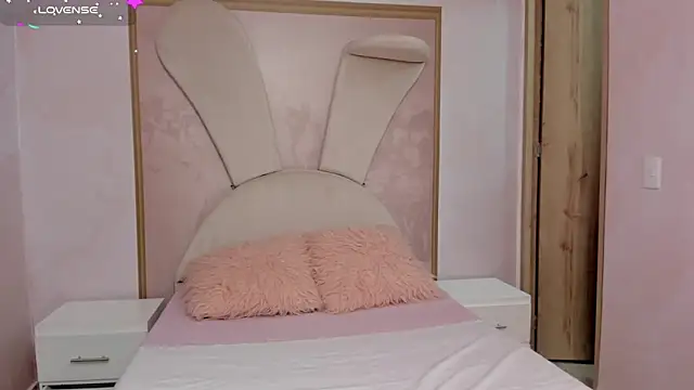 Leah Sweetie online show from January 25, 10:19 am