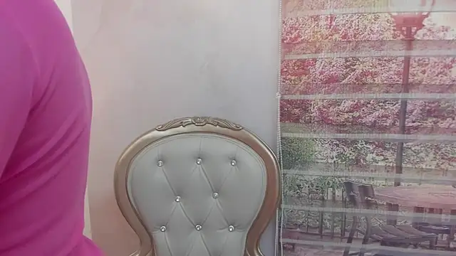 Leah Sweetie online show from February 12, 11:18 am