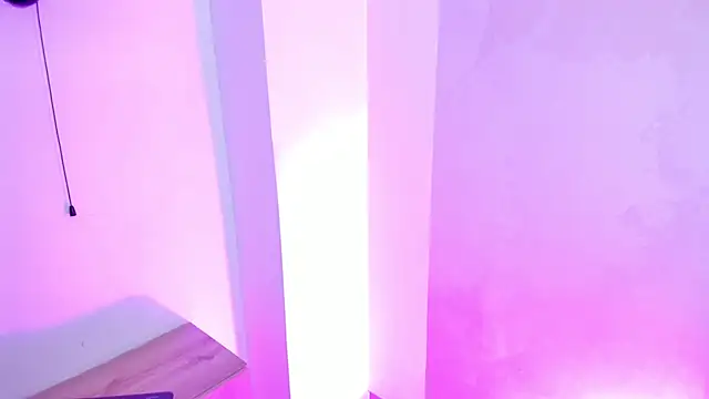 Leah Sweetie online show from February 28, 2:20 pm