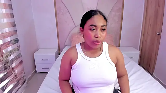 Leah Sweetie online show from February 28, 5:26 pm