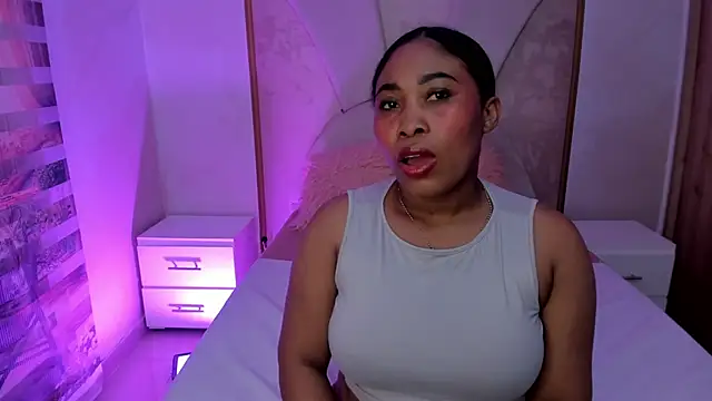 Leah Sweetie online show from March 1, 11:17 am