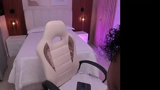 Leah Sweetie online show from September 24, 9:56 am