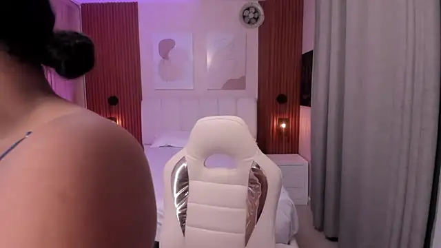 Leah Sweetie online show from October 4, 10:24 am