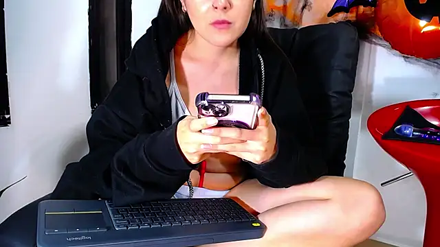 Snapshot of Megan_sexy18 chatting on October 10, 4:11 am Megan sexy18 online show from October 10, 4:11 am