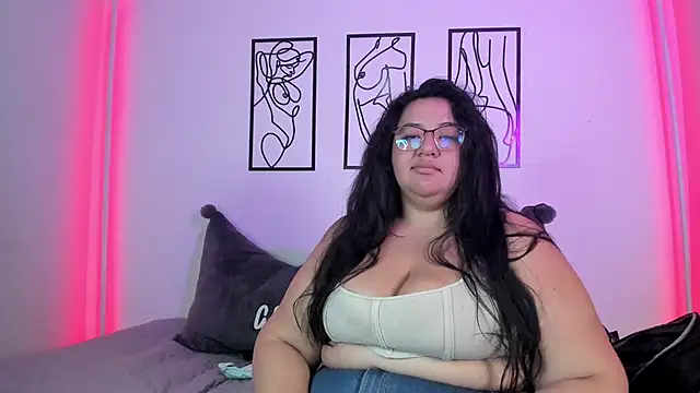 Snapshot of RubyPirsso18 chatting on February 5, 2:08 am RubyPirsso18 online show from February 5, 2:08 am