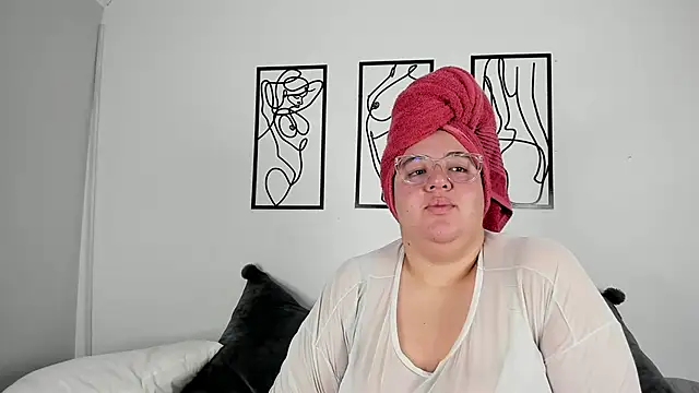 Snapshot of RubyPirsso18 chatting on October 17, 7:16 pm RubyPirsso18 online show from October 17, 7:16 pm