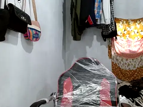 miriam775 online show from February 26, 1:41 pm