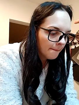 Jujuicy 97 online show from December 19, 5:25 am