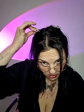 Jujuicy 97 online show from March 6, 6:04 pm