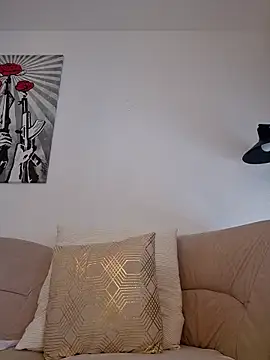 Jujuicy 97 online show from April 19, 10:36 am