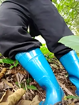 JasminePham online show from January 17, 1:10 am