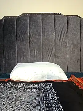 Tallulahj online show from January 4, 8:39 am