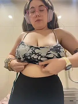 brooklynivy online show from November 18, 7:46 am