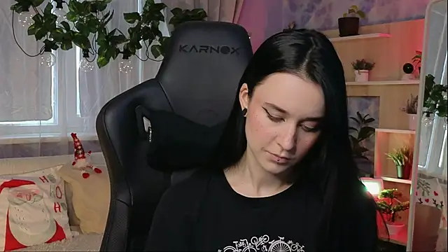 KiraLiLime online show from February 6, 9:32 am