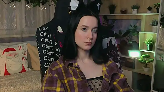 KiraLiLime online show from March 14, 10:05 pm