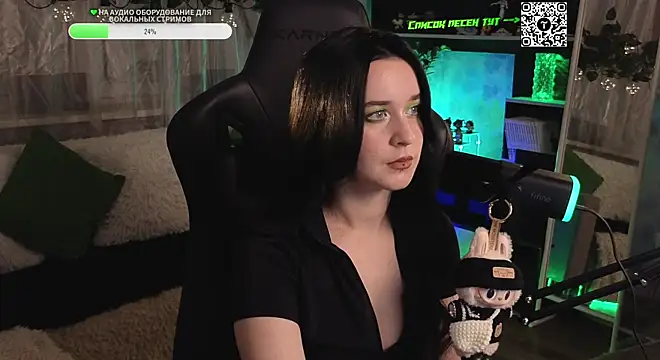 KiraLiLime online show from October 17, 8:00 pm