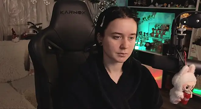 KiraLiLime online show from January 9, 9:05 pm