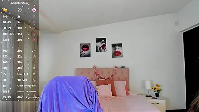 Snapshot of _Charlotte_evans_1 chatting on March 17, 6:53 pm Charlotte evans 1 online show from March 17, 6:53 pm