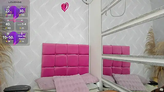 Snapshot of nataly_velez chatting on March 8, 1:03 pm nataly velez online show from March 8, 1:03 pm