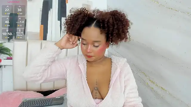 Snapshot of nataly_velez chatting on December 15, 3:27 pm nataly velez online show from December 15, 3:27 pm