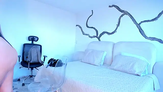 BridgetRodriguez online show from January 23, 12:30 pm