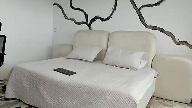 BridgetRodriguez online show from January 27, 12:37 pm