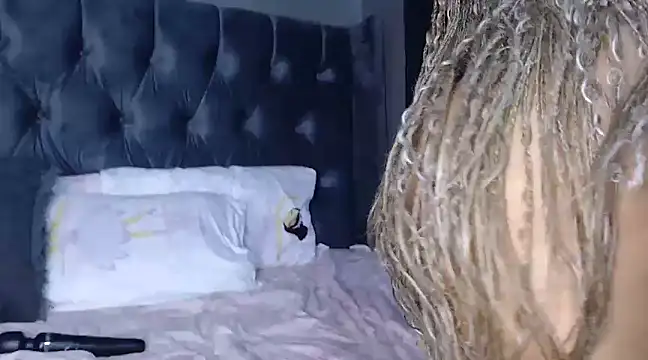 Anaelle24 online show from December 24, 6:11 am