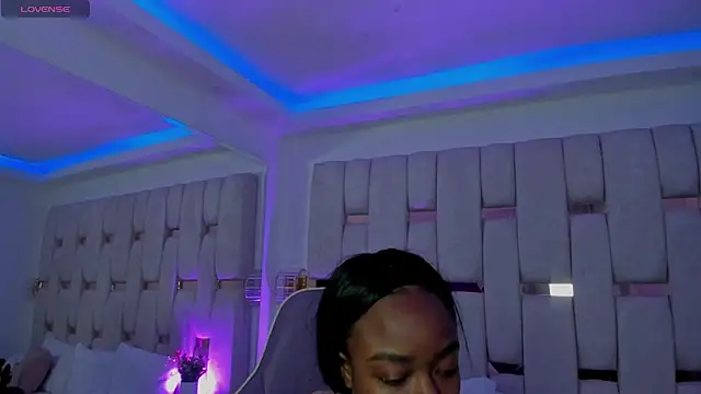 mia schwarz online show from March 16, 9:41 pm