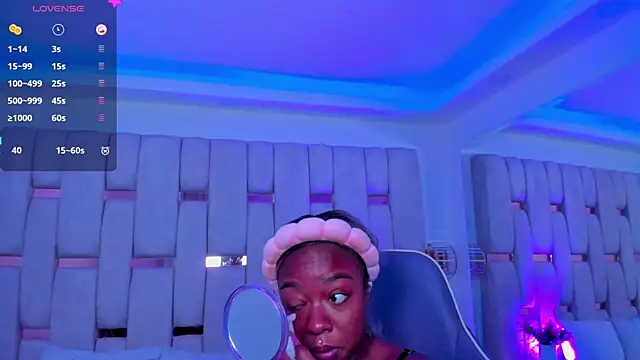 mia schwarz online show from April 11, 7:51 pm