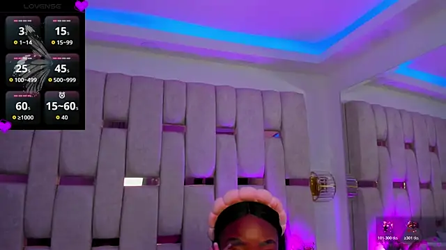 mia schwarz online show from April 23, 9:17 pm