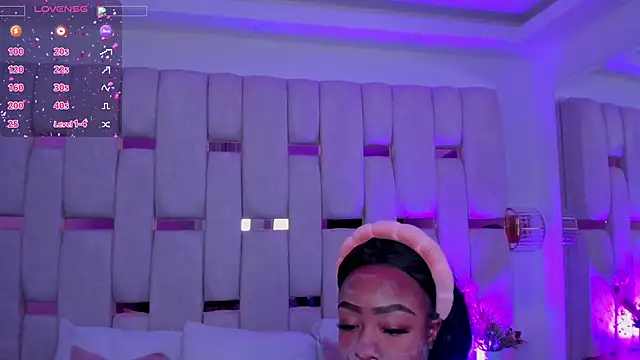mia schwarz online show from May 13, 9:44 pm