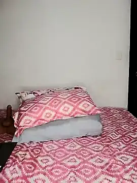 Snapshot of LalitaQueen chatting on March 9, 3:32 am LalitaQueen online show from March 9, 3:32 am