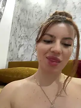 Snapshot of MayaMR chatting on January 3, 11:14 am MayaMR online show from January 3, 11:14 am