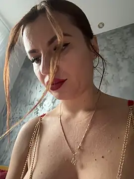 Snapshot of MayaMR chatting on October 3, 8:33 am MayaMR online show from October 3, 8:33 am